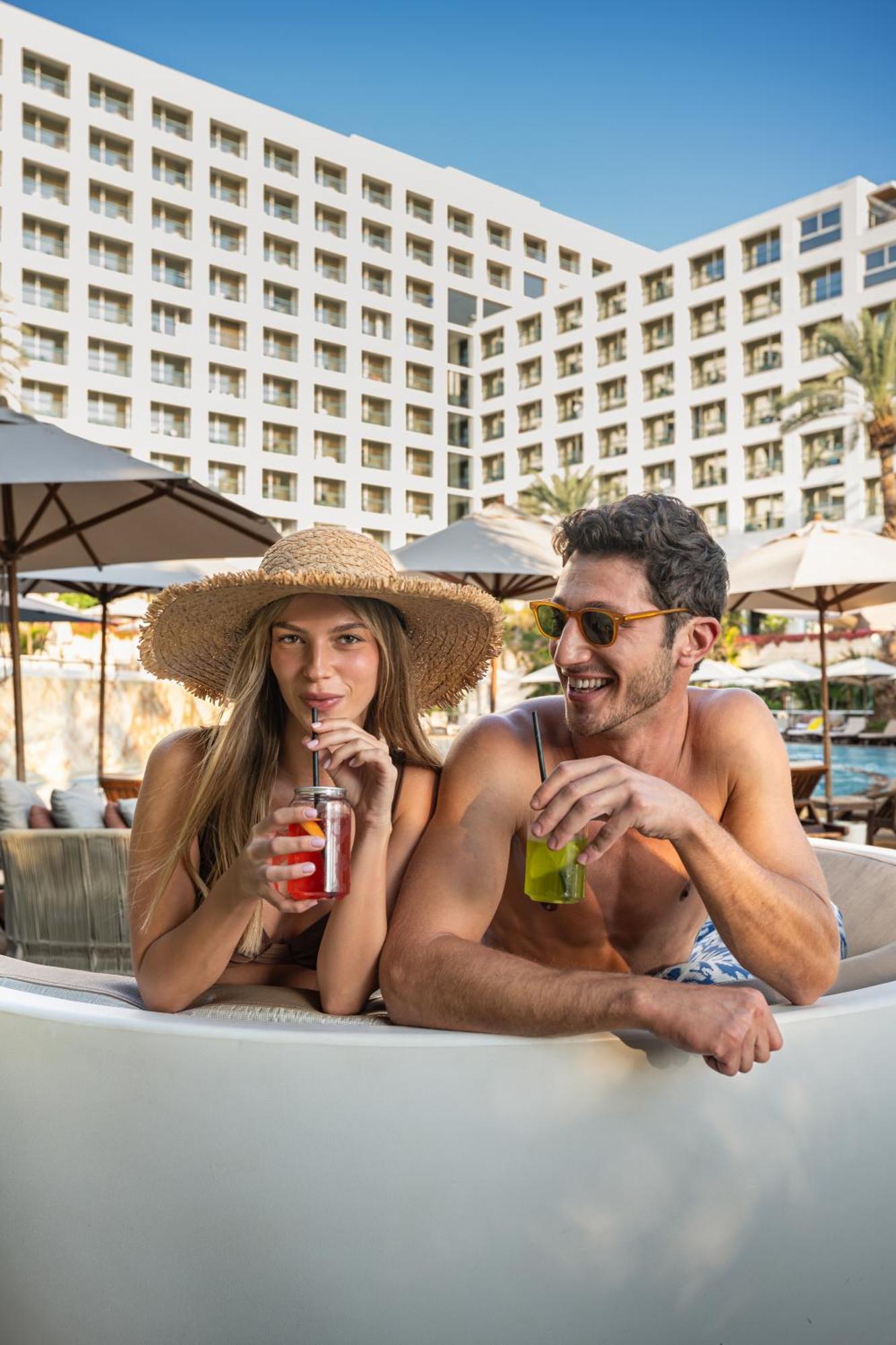 Nevo By Isrotel Collection Ейн Бокек Екстериор снимка Tourists at a resort in Egypt